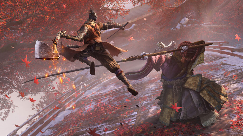 Sekiro erkundet eine brennende Umgebung in einer offiziellen Spielszenenaufnahme